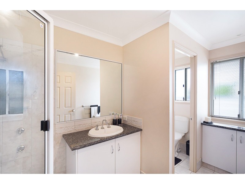 572 Hume Street, Middle Ridge QLD 4350