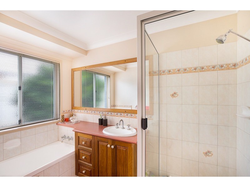 572 Hume Street, Middle Ridge QLD 4350