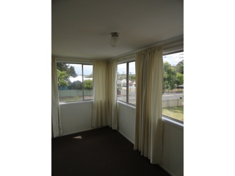 165 West Street, Newtown QLD 4350
