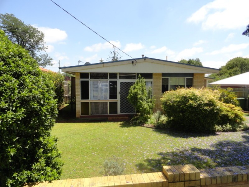 1 Eileen Street, Harristown QLD 4350