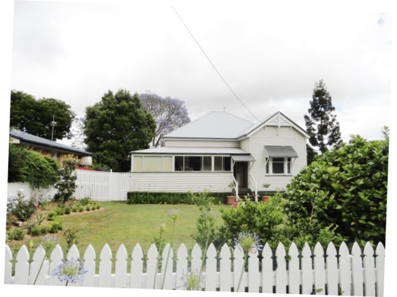 22 Herries, East Toowoomba QLD 4350