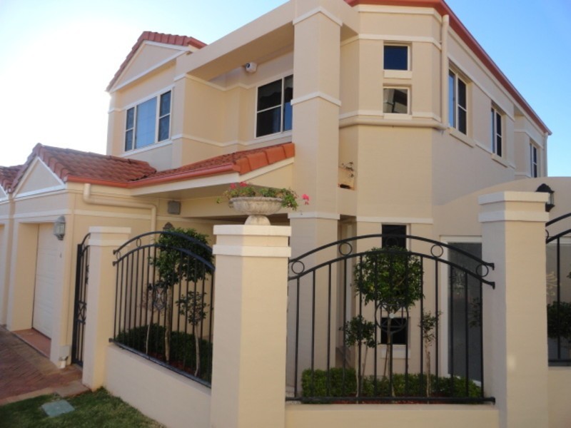 4/4 Mannuem Court, Rangeville QLD 4350