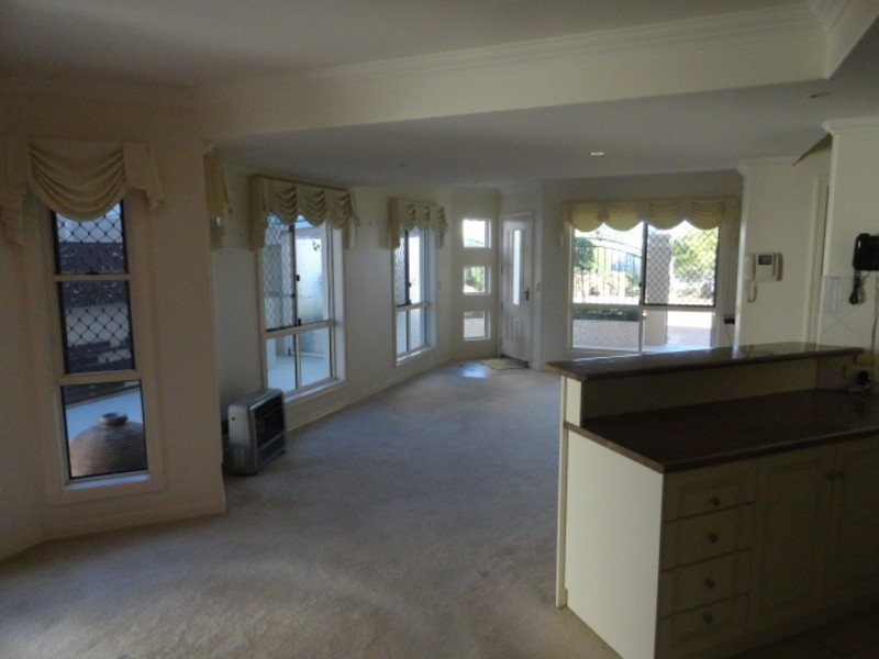 4/4 Mannuem Court, Rangeville QLD 4350