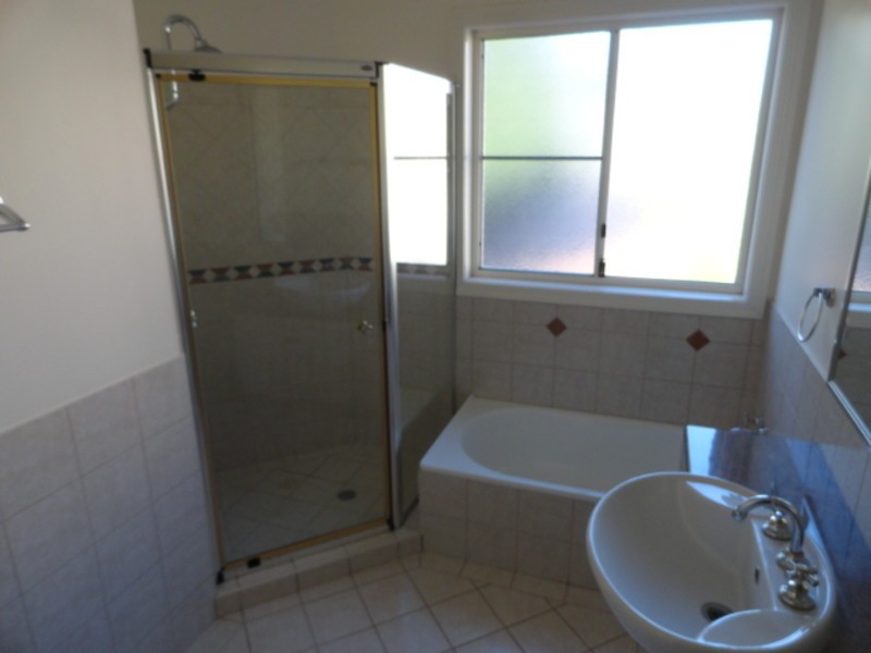 4/4 Mannuem Court, Rangeville QLD 4350