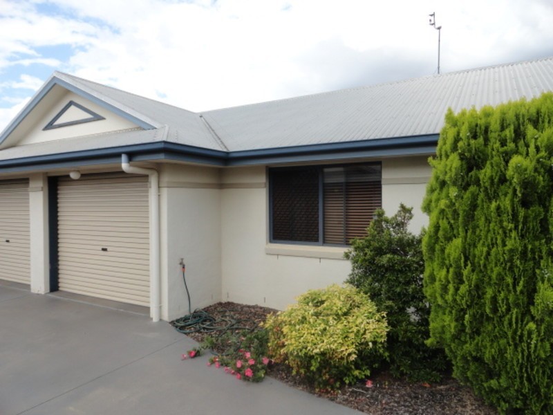 2/251 Nelson Street, Kearneys Spring QLD 4350