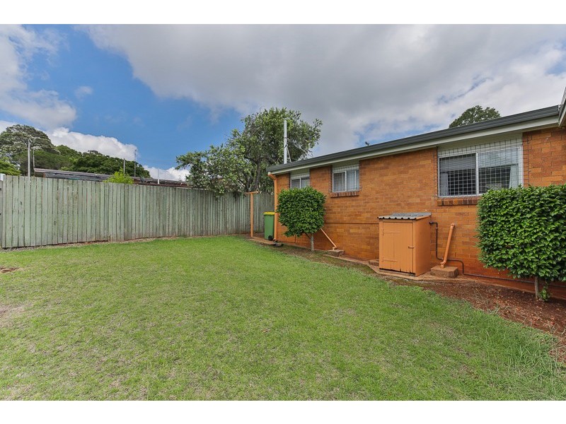 43 Hoepper Street, Kearneys Spring QLD 4350
