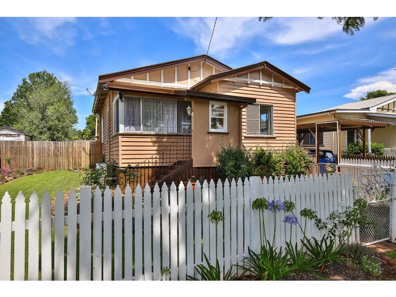 16 Louisa Street, South Toowoomba QLD 4350