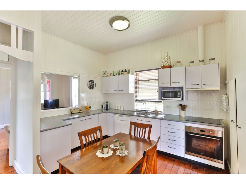 16 Louisa Street, South Toowoomba QLD 4350