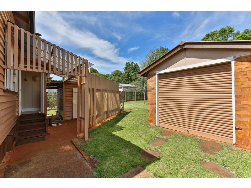 16 Louisa Street, South Toowoomba QLD 4350