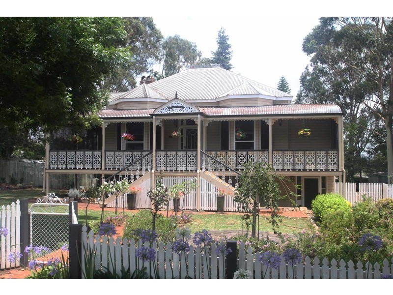 2 Chamberlain Street, North Toowoomba QLD 4350
