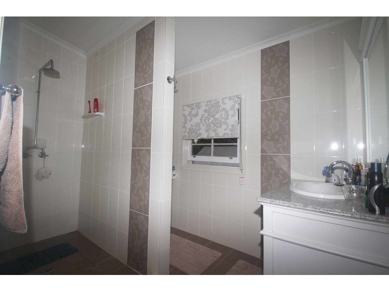 2 Chamberlain Street, North Toowoomba QLD 4350