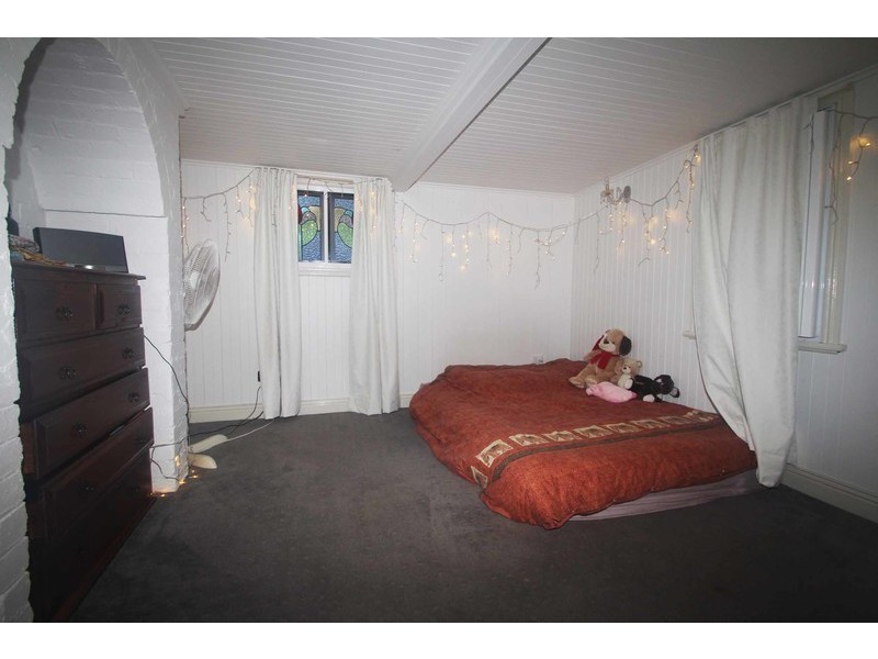 2 Chamberlain Street, North Toowoomba QLD 4350