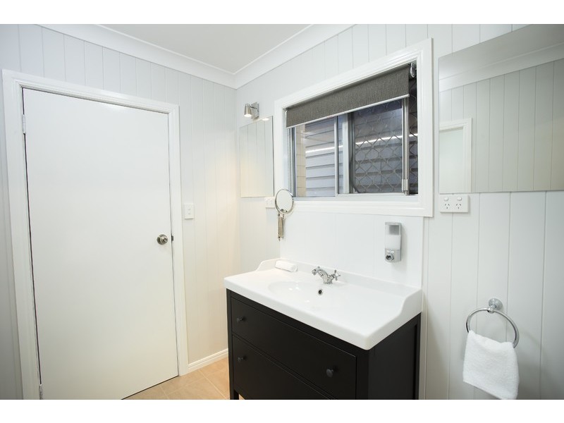 2/214 Long Street, South Toowoomba QLD 4350