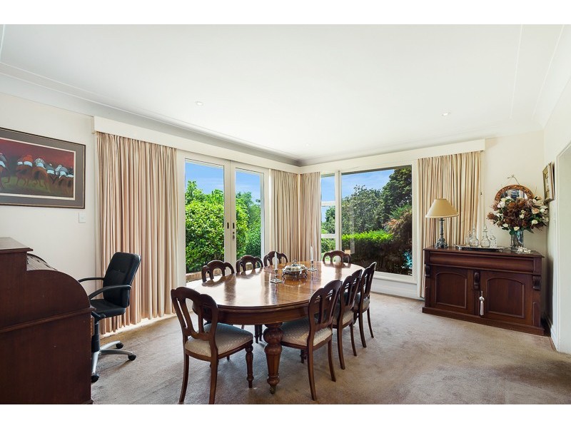 10 Curzon Street, Mount Lofty QLD 4350