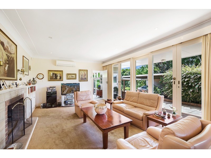 10 Curzon Street, Mount Lofty QLD 4350