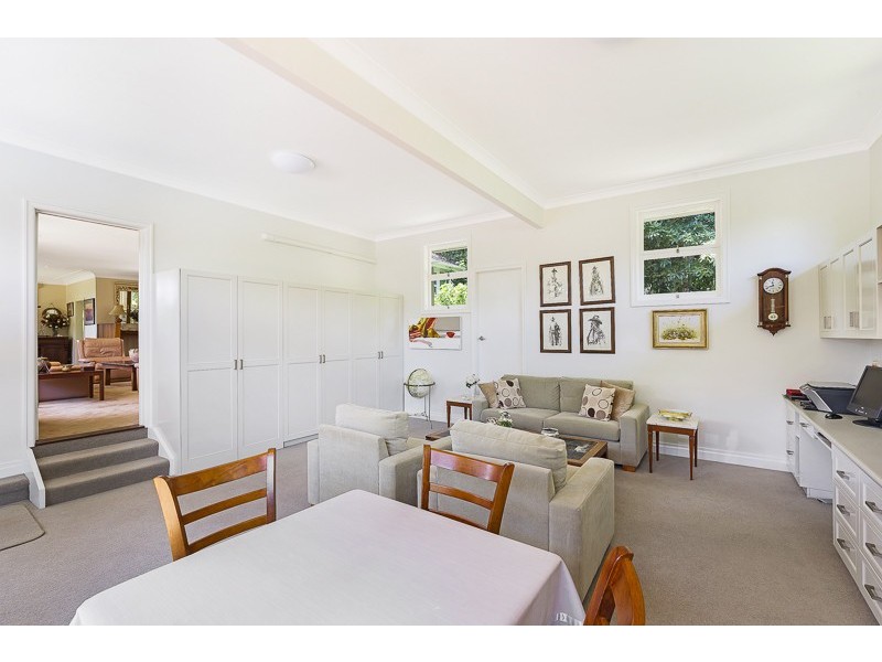 10 Curzon Street, Mount Lofty QLD 4350