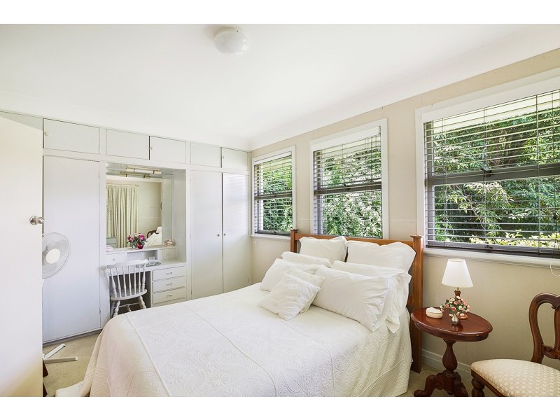 10 Curzon Street, Mount Lofty QLD 4350