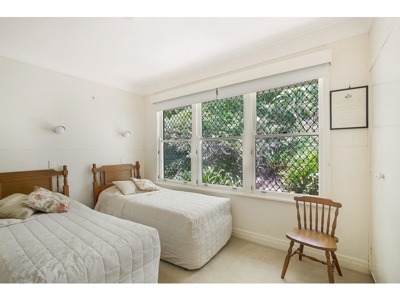 10 Curzon Street, Mount Lofty QLD 4350