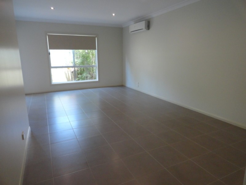 2/42 Plant Street, Rangeville QLD 4350
