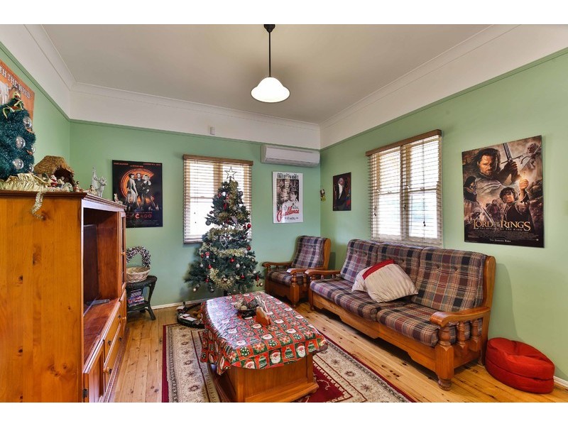 27 Clark Street, South Toowoomba QLD 4350