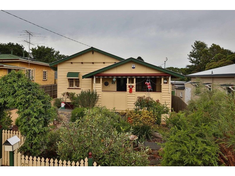 27 Clark Street, South Toowoomba QLD 4350