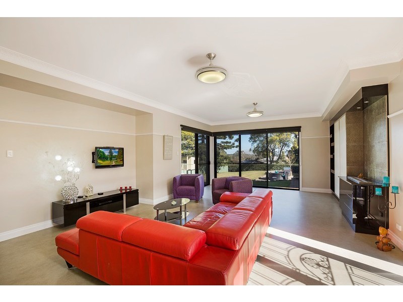 1 New Street, Mount Lofty QLD 4350