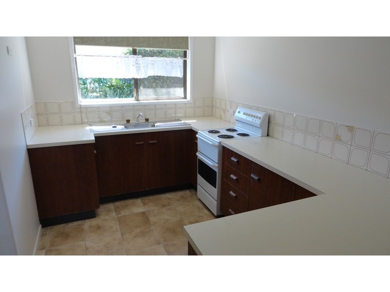 2/11 Agnes Street, Centenary Heights QLD 4350