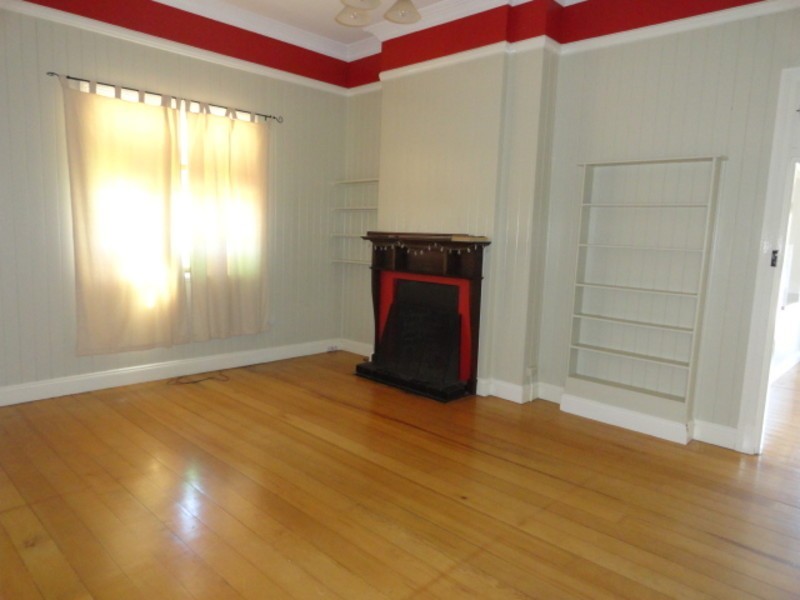 8 Somme Street, North Toowoomba QLD 4350