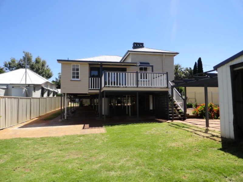 8 Somme Street, North Toowoomba QLD 4350