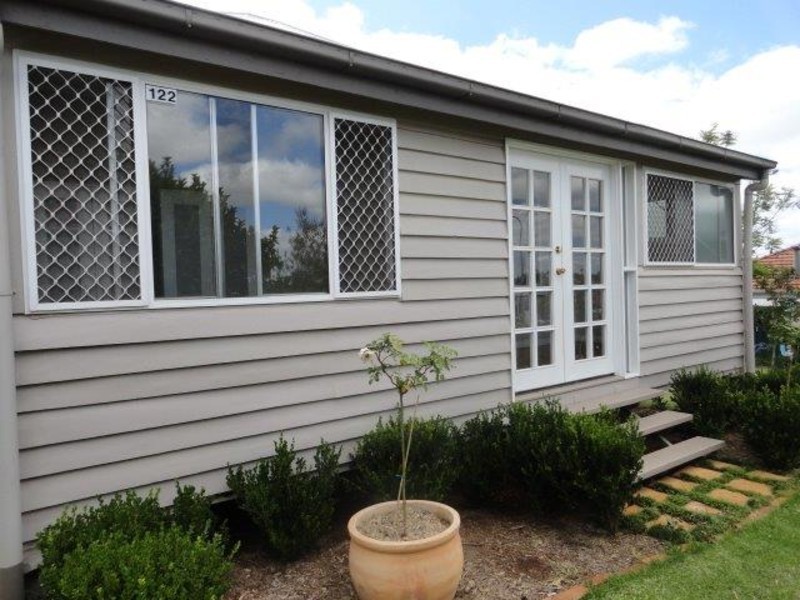 122 Ruthven Street, Toowoomba QLD 4350