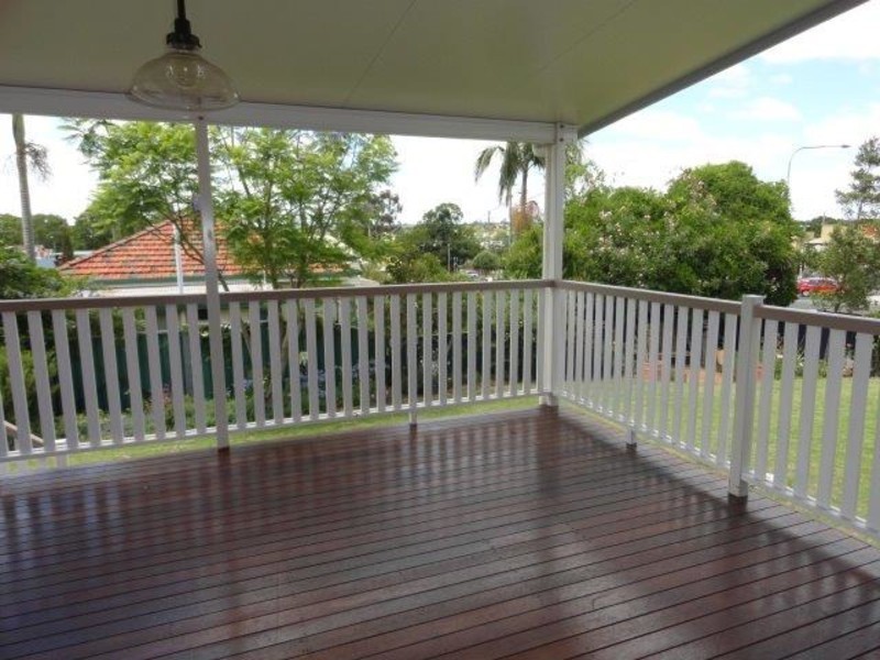 122 Ruthven Street, Toowoomba QLD 4350