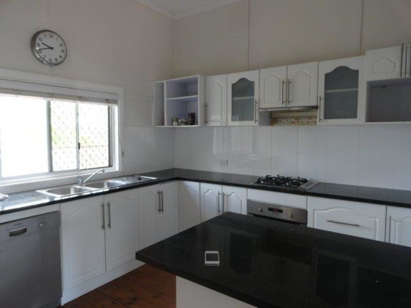 122 Ruthven Street, Toowoomba QLD 4350