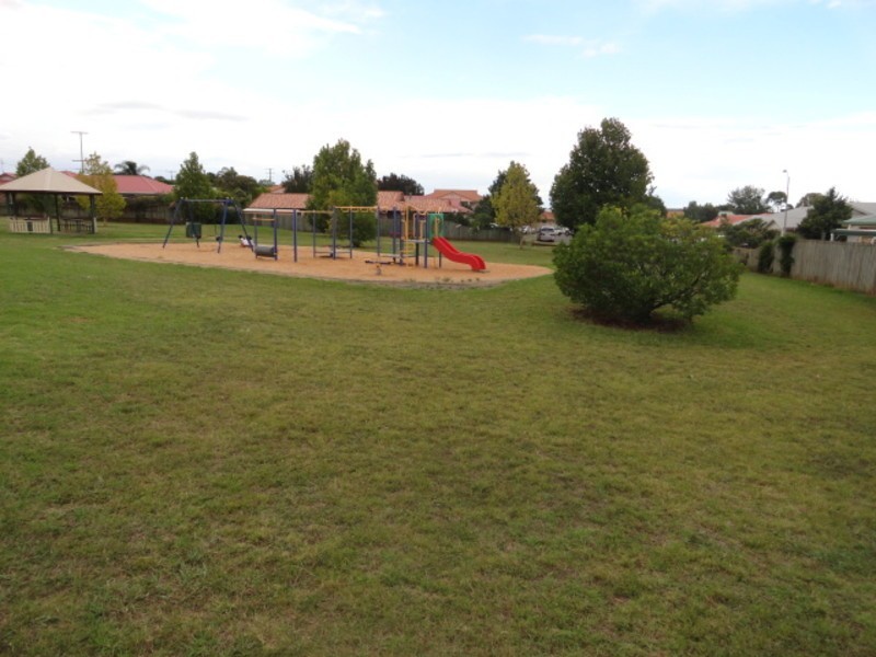 3/251 Nelson Street, Kearneys Spring QLD 4350