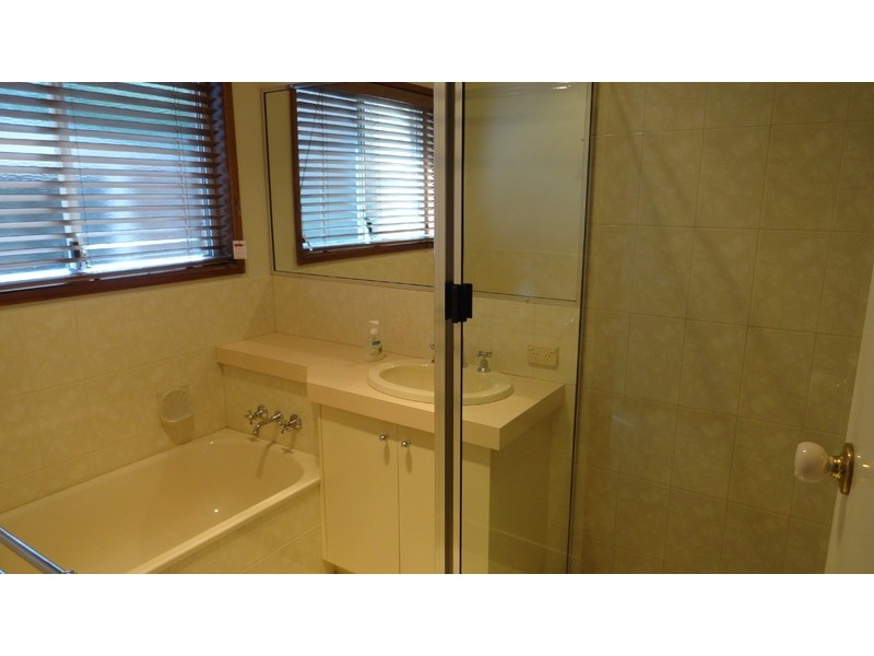 2 Radiata Court, Darling Heights QLD 4350