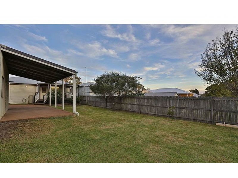 3 Trevethan Street, Mount Lofty QLD 4350