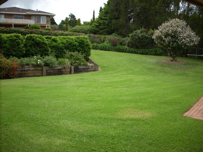 219 Rowbotham Street, Middle Ridge QLD 4350