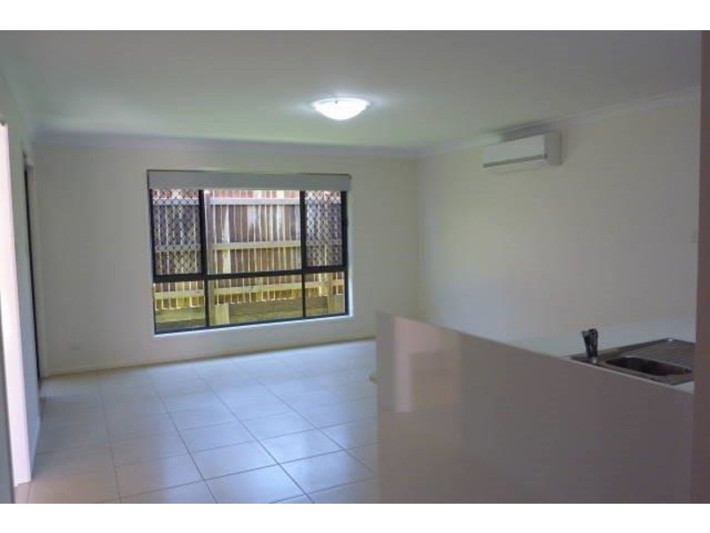 2/2a Beatty Street, Mount Lofty QLD 4350