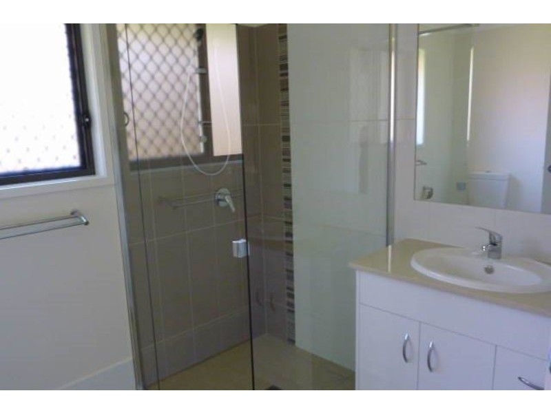 2/2a Beatty Street, Mount Lofty QLD 4350