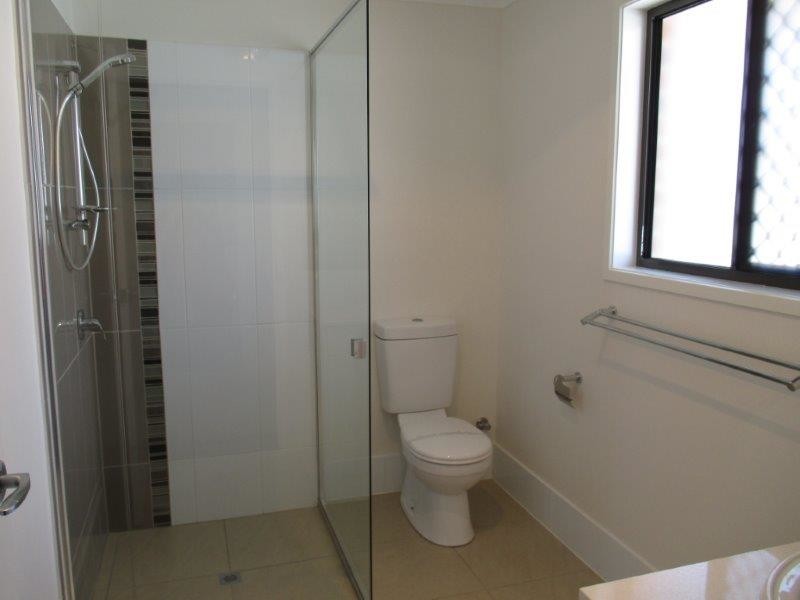 2/2a Beatty Street, Mount Lofty QLD 4350