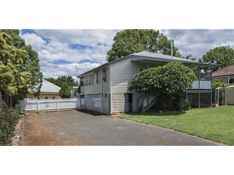 1 Anzac Avenue, Newtown QLD 4350
