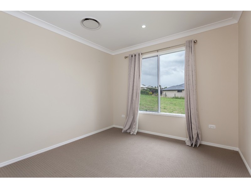 33 Catherine Crescent, Kingsthorpe QLD 4400