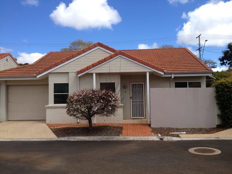 2/310 Mackenzie Street, Rangeville QLD 4350