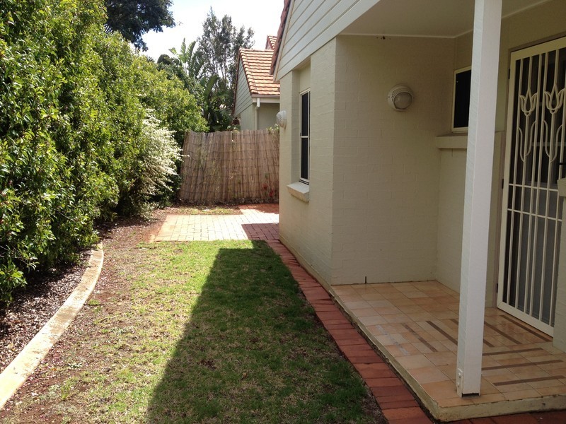 2/310 Mackenzie Street, Rangeville QLD 4350