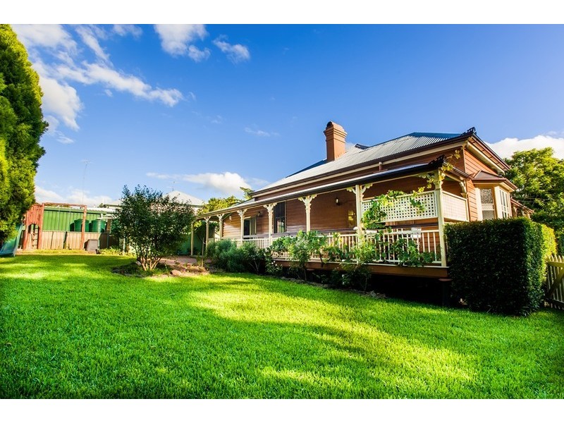 90 Lindsay Street, East Toowoomba QLD 4350