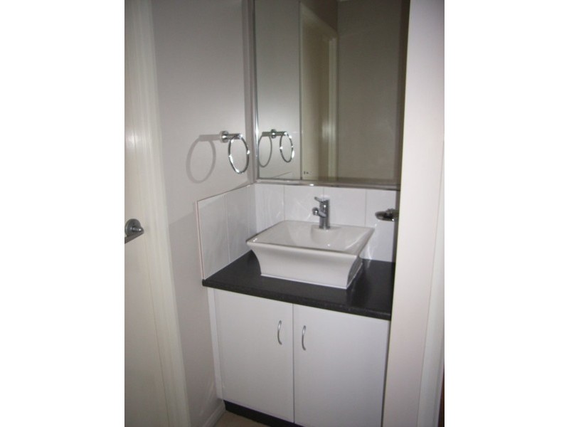 2/375 Stenner Street, Kearneys Spring QLD 4350