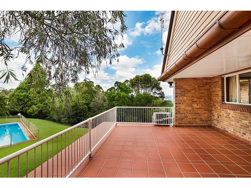 2 East Street, Redwood QLD 4350