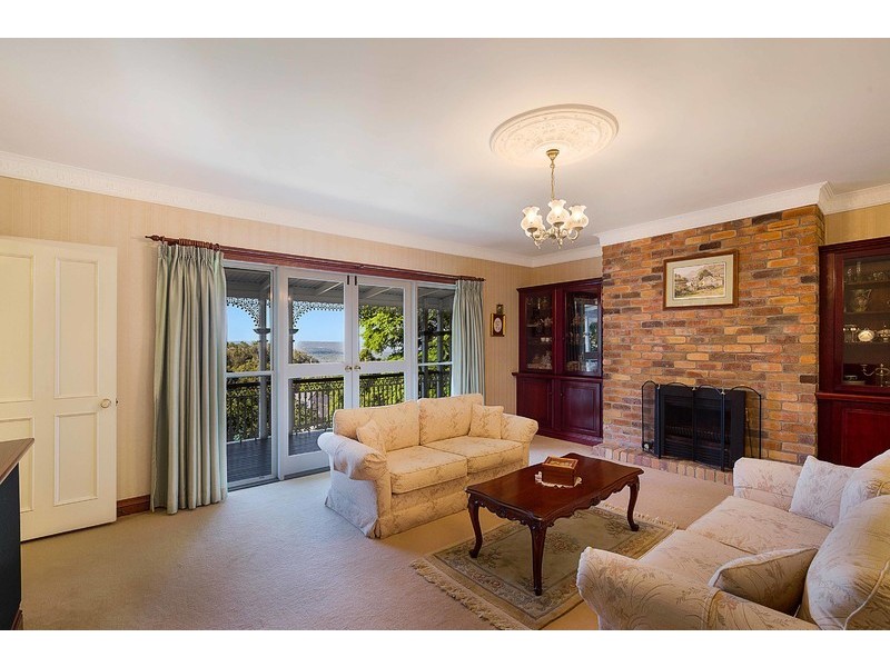 3a Macqueen Street, Mount Lofty QLD 4350