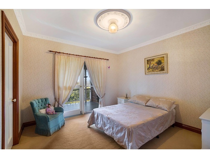 3a Macqueen Street, Mount Lofty QLD 4350