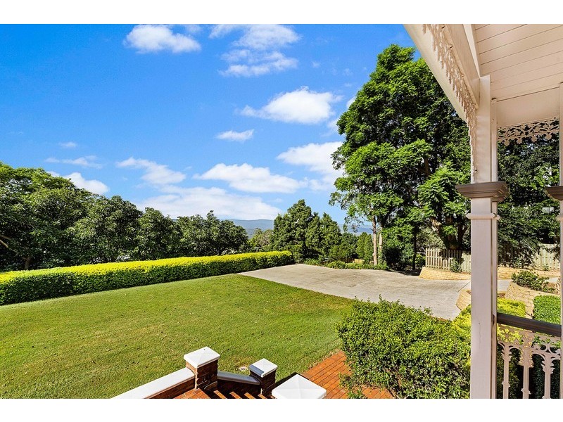 3a Macqueen Street, Mount Lofty QLD 4350