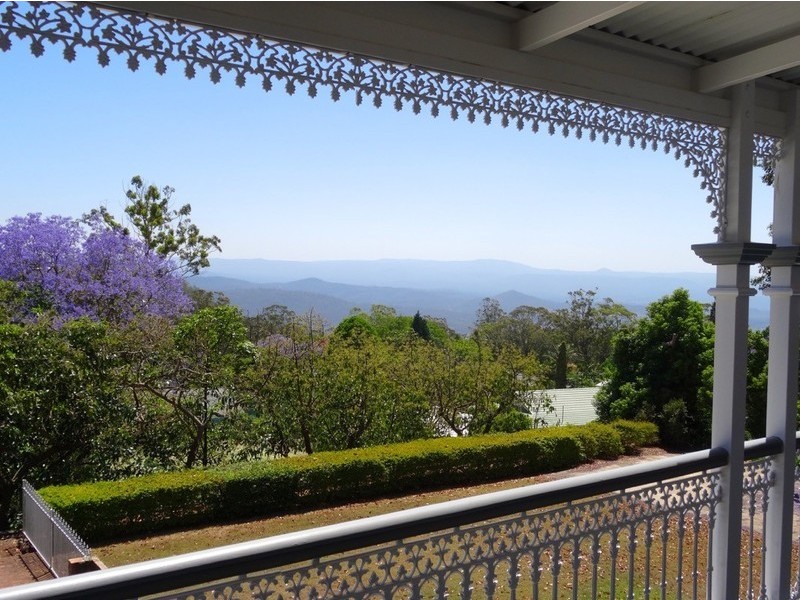 3a Macqueen Street, Mount Lofty QLD 4350